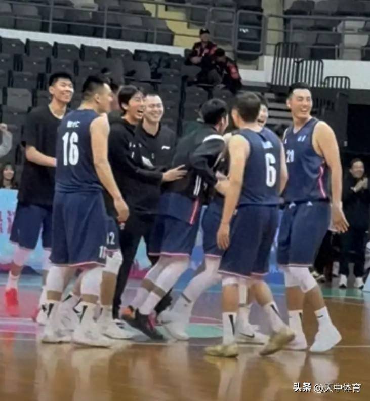 关于尼克斯领衔东部榜首！厄尔文·佩里成为最有价值球员的信息