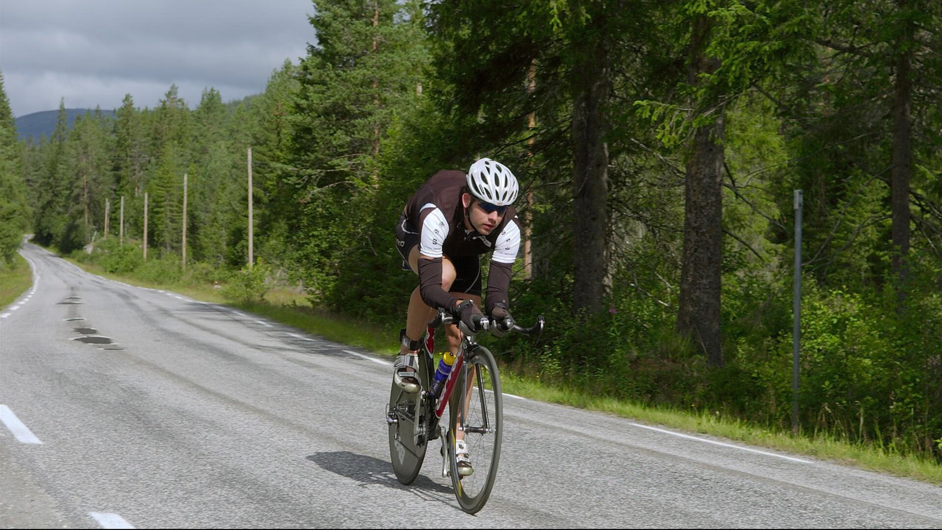 萨卡一锤定音,葡萄牙强势晋级波兰,新星闪耀成关键先生