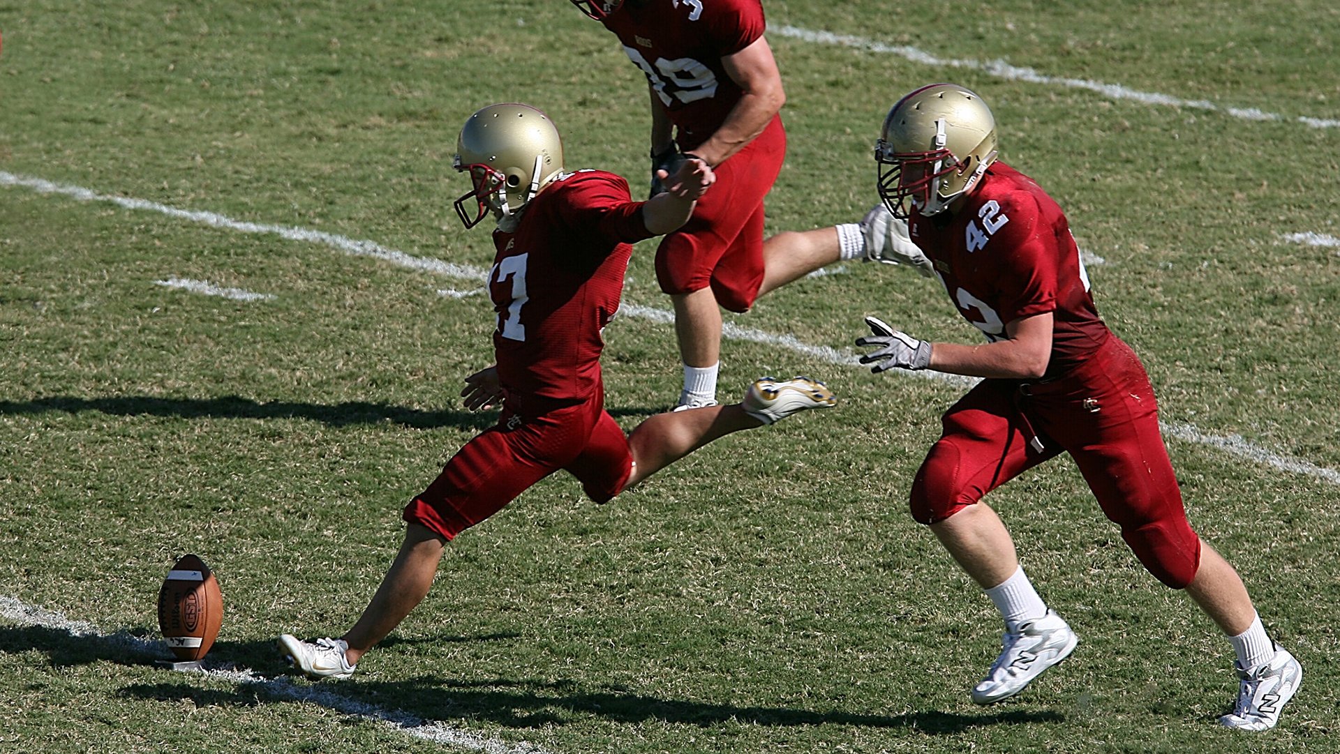 当北伦敦的枪声遇见亚平宁的蓝，梅西的幽灵与一场不存在的冠军对决